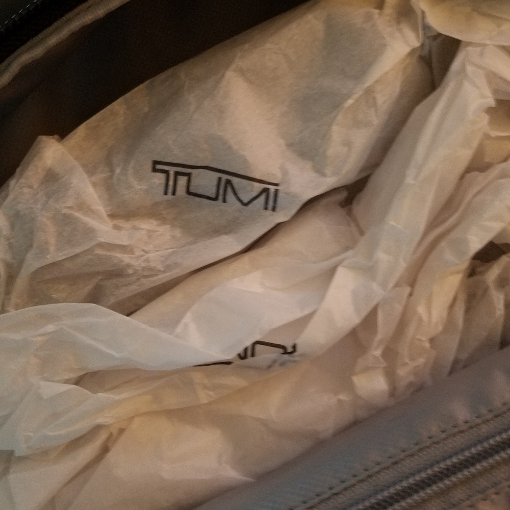 MAKE ME AN OFFER - Picture 2 of 7